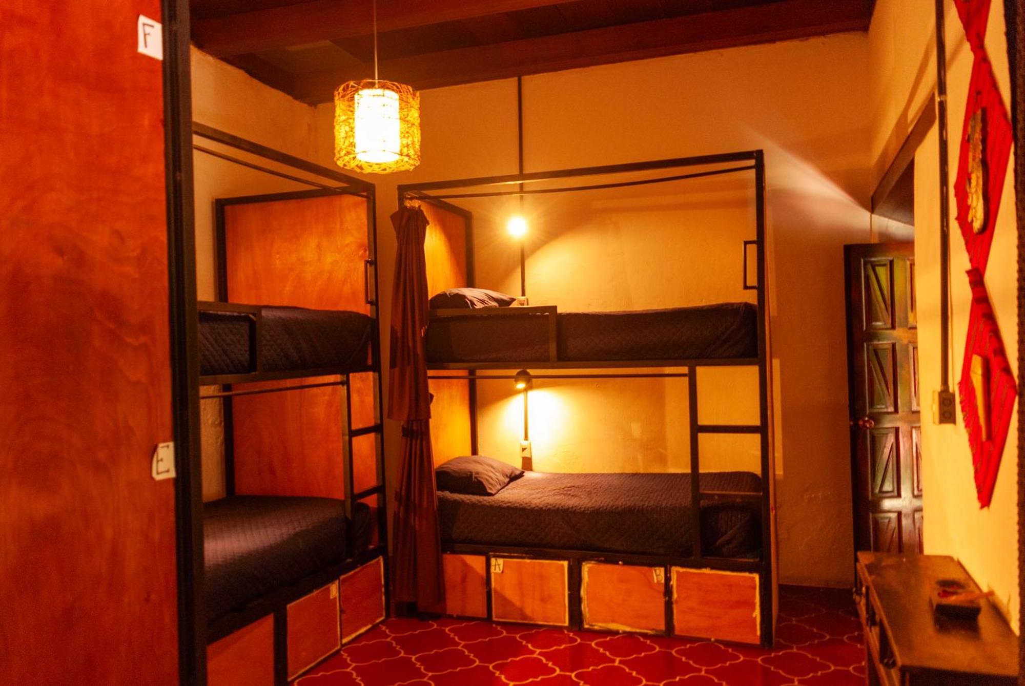 Tzunun Hostel Antigua Ngoại thất bức ảnh
