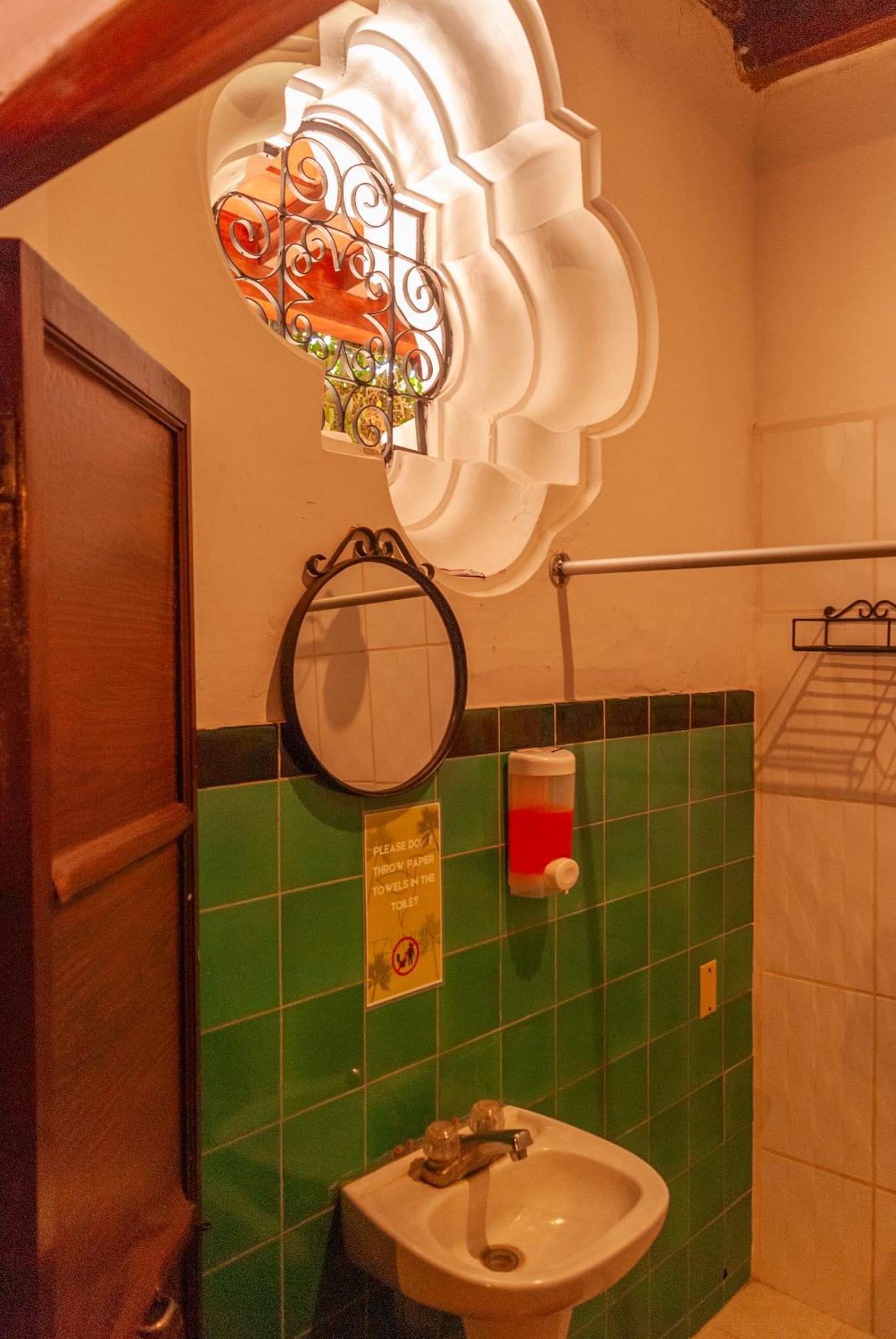 Tzunun Hostel Antigua Ngoại thất bức ảnh