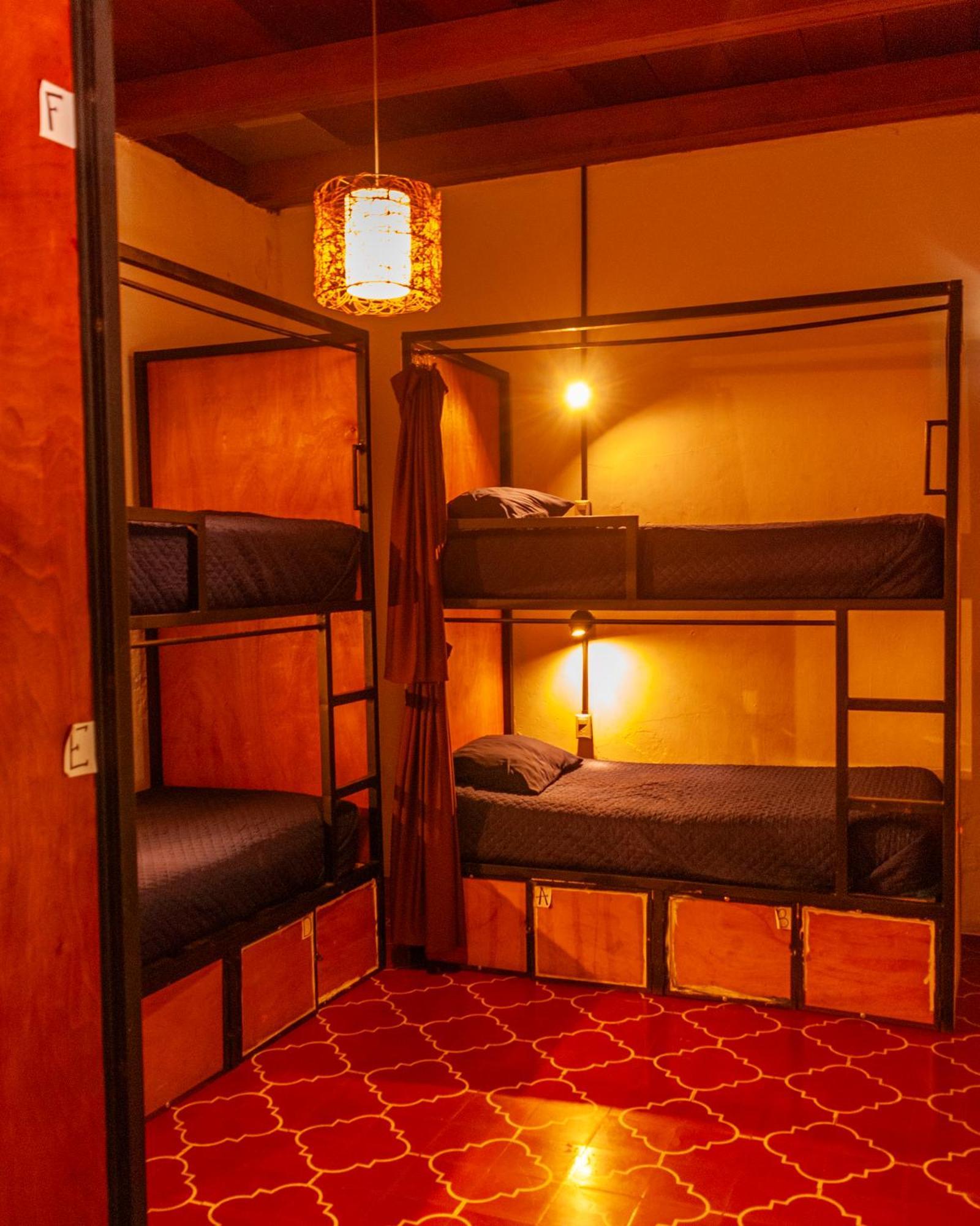 Tzunun Hostel Antigua Ngoại thất bức ảnh