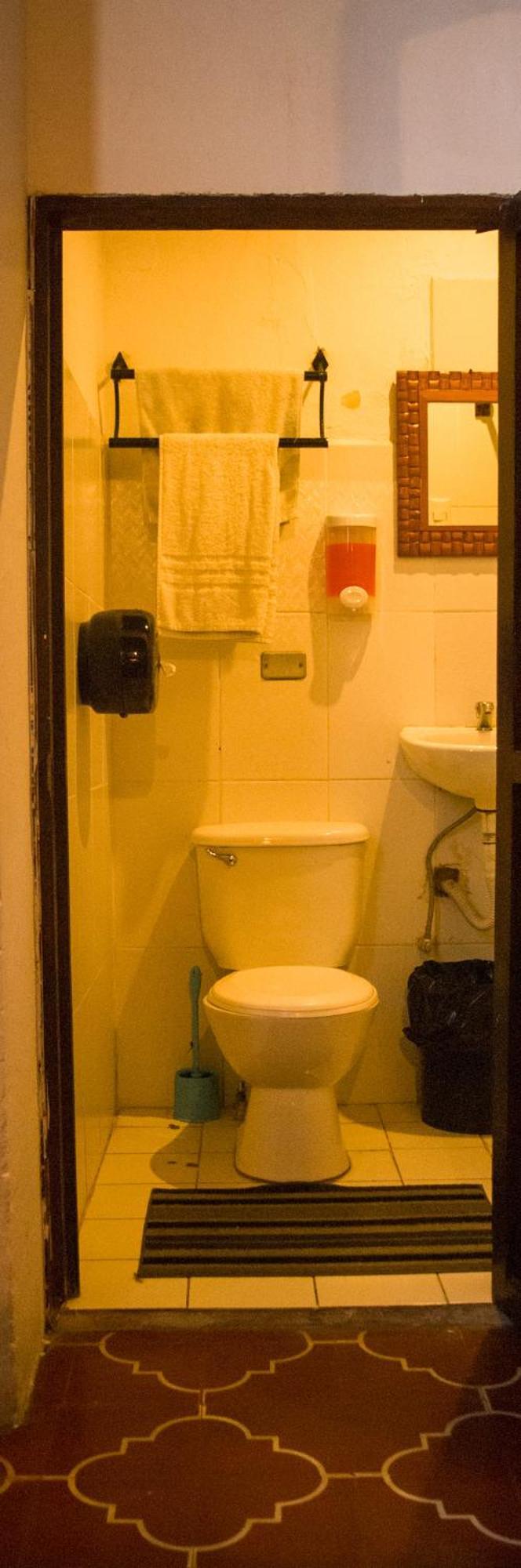 Tzunun Hostel Antigua Ngoại thất bức ảnh