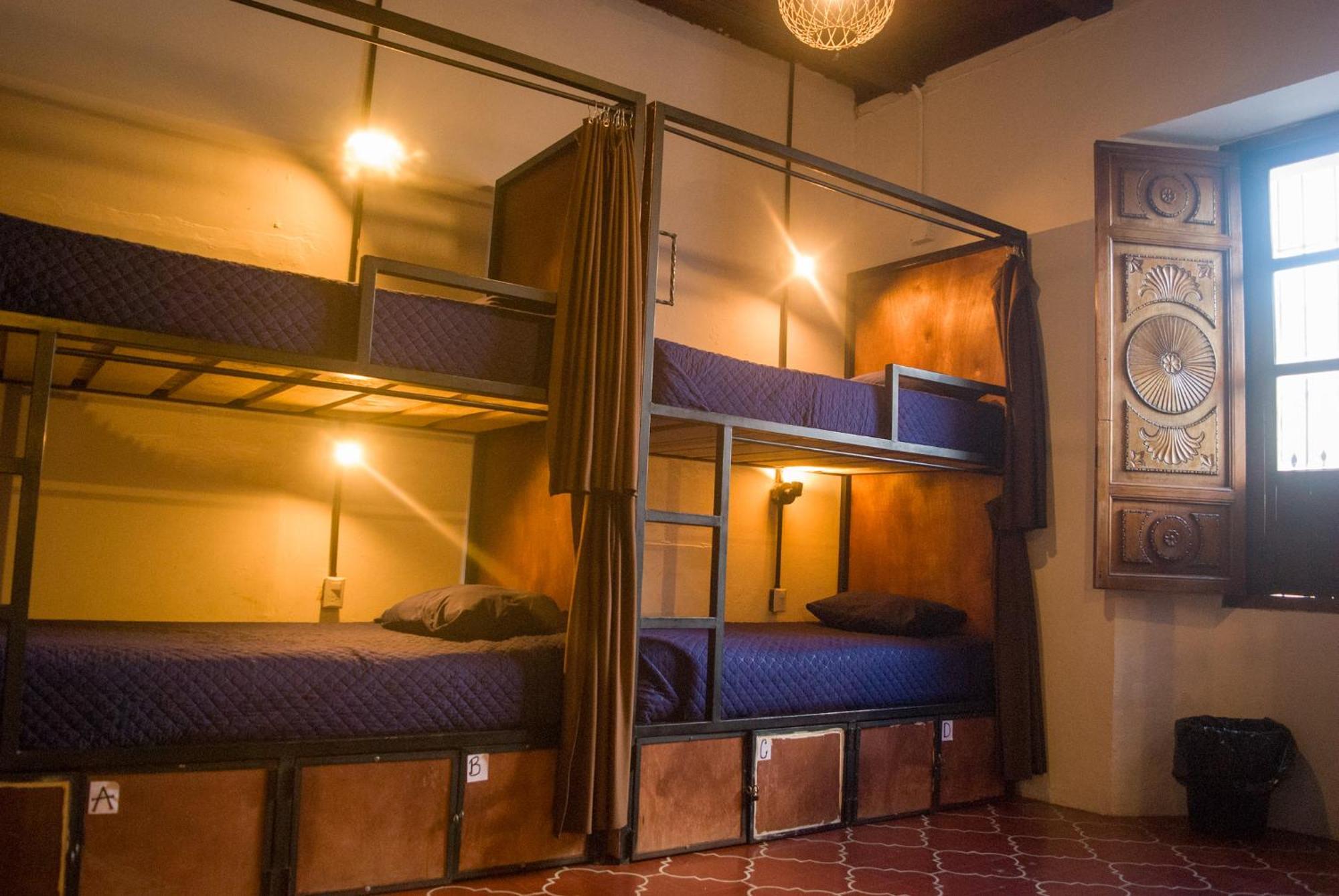 Tzunun Hostel Antigua Ngoại thất bức ảnh