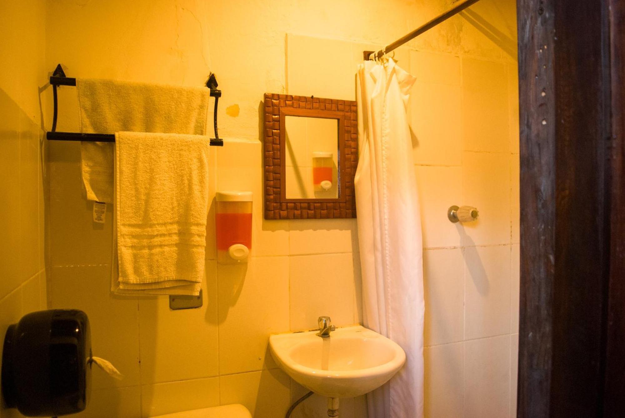 Tzunun Hostel Antigua Ngoại thất bức ảnh