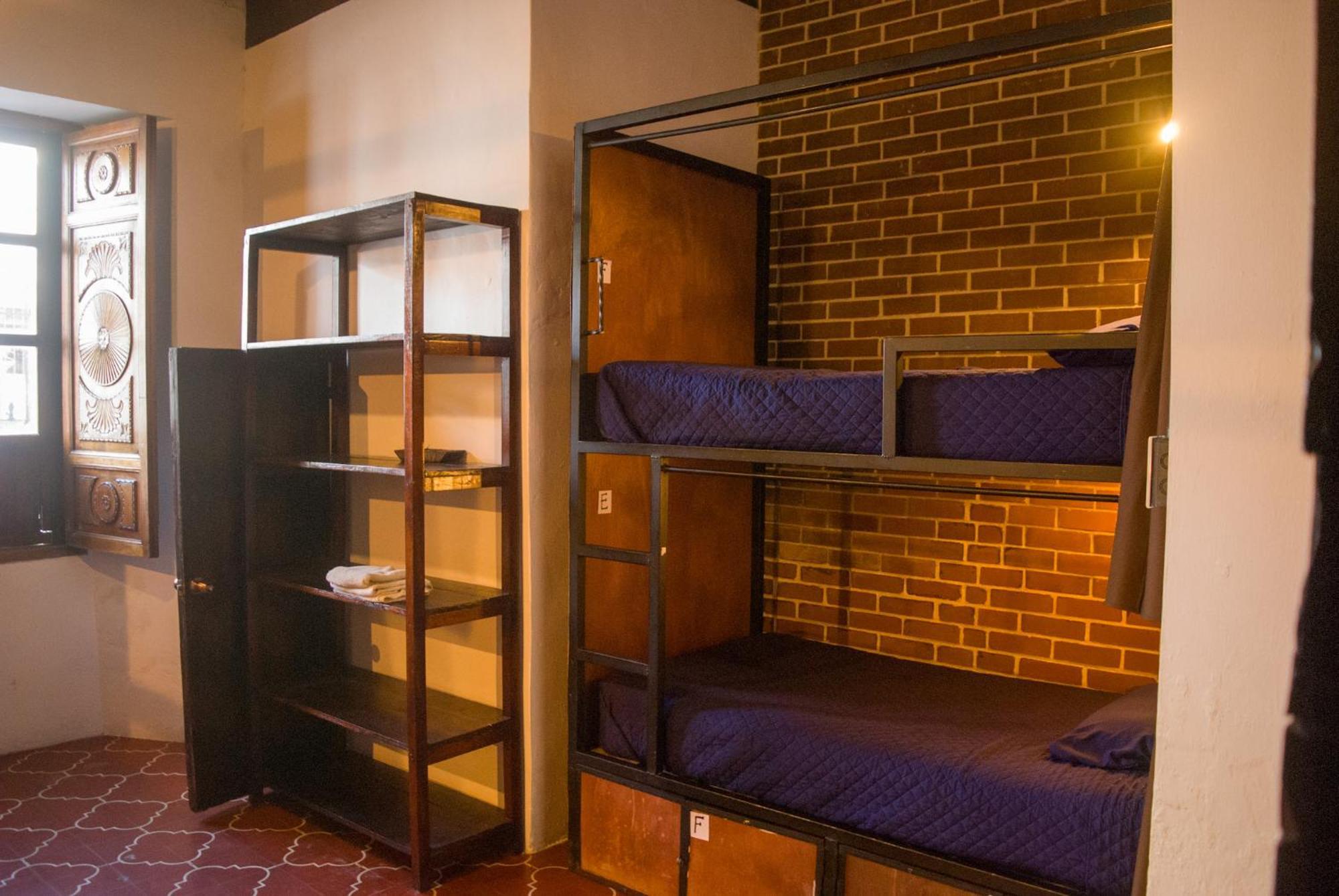 Tzunun Hostel Antigua Ngoại thất bức ảnh