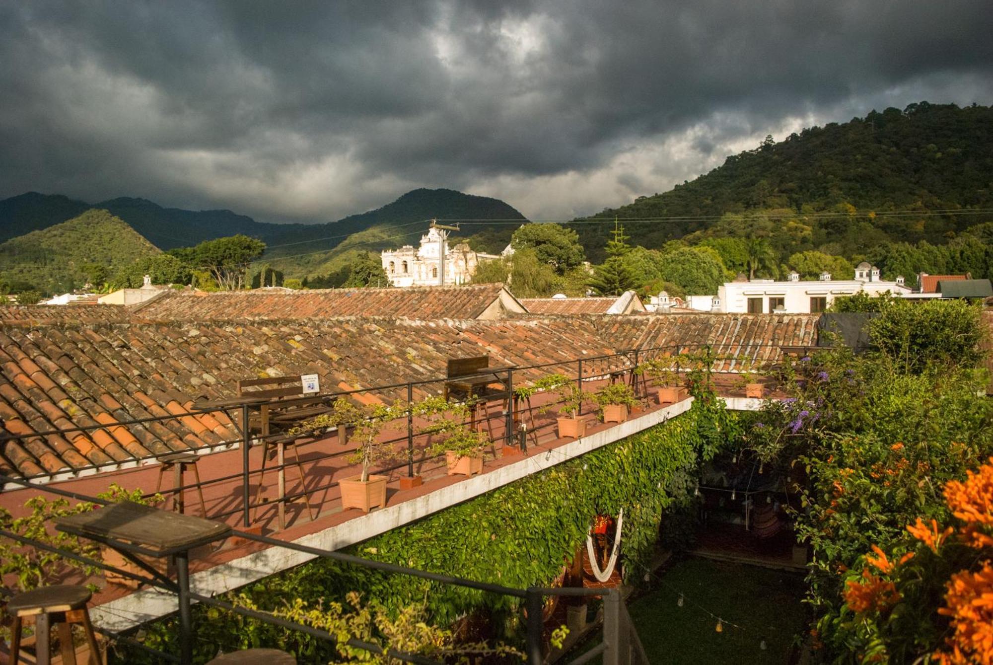 Tzunun Hostel Antigua Ngoại thất bức ảnh