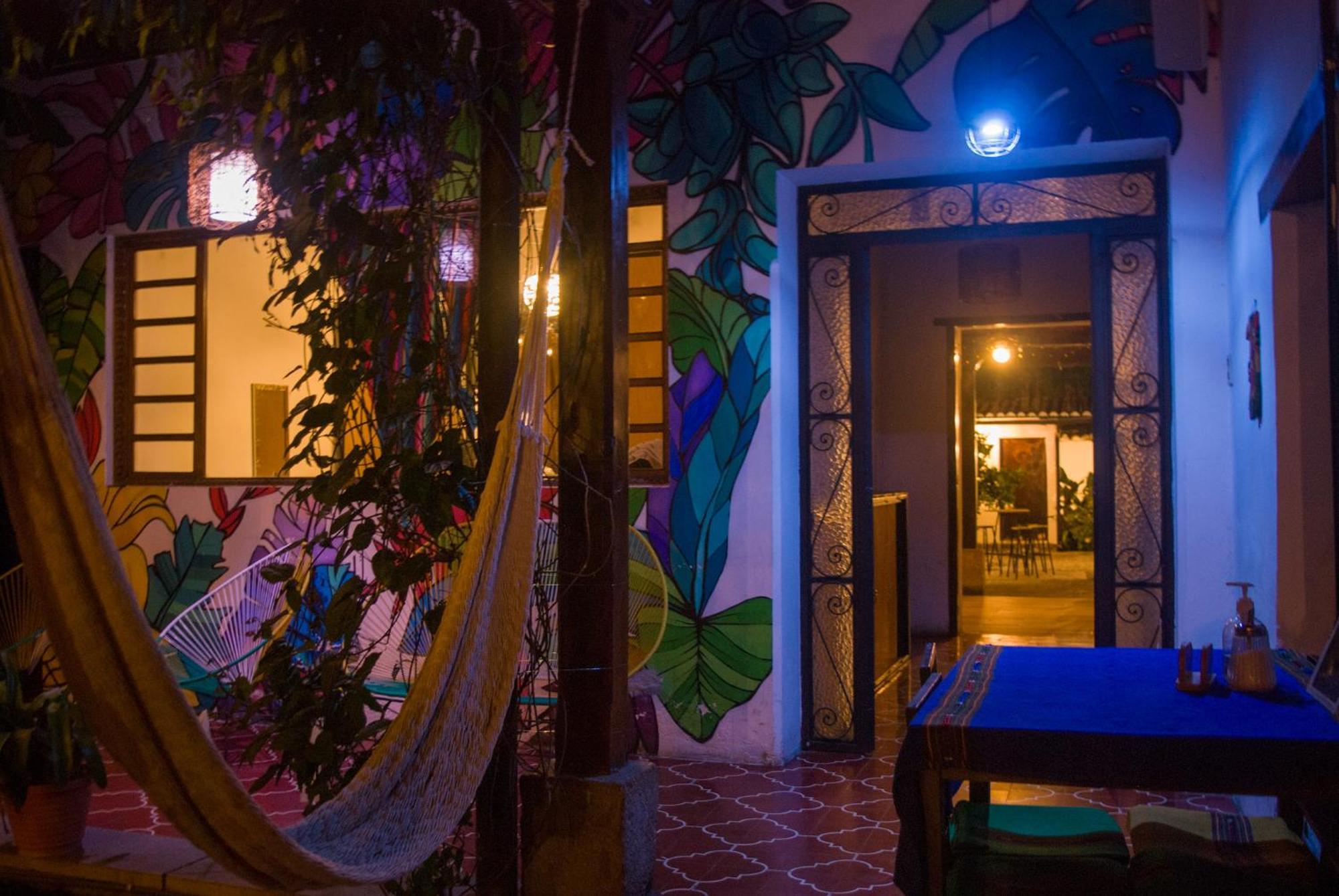 Tzunun Hostel Antigua Ngoại thất bức ảnh