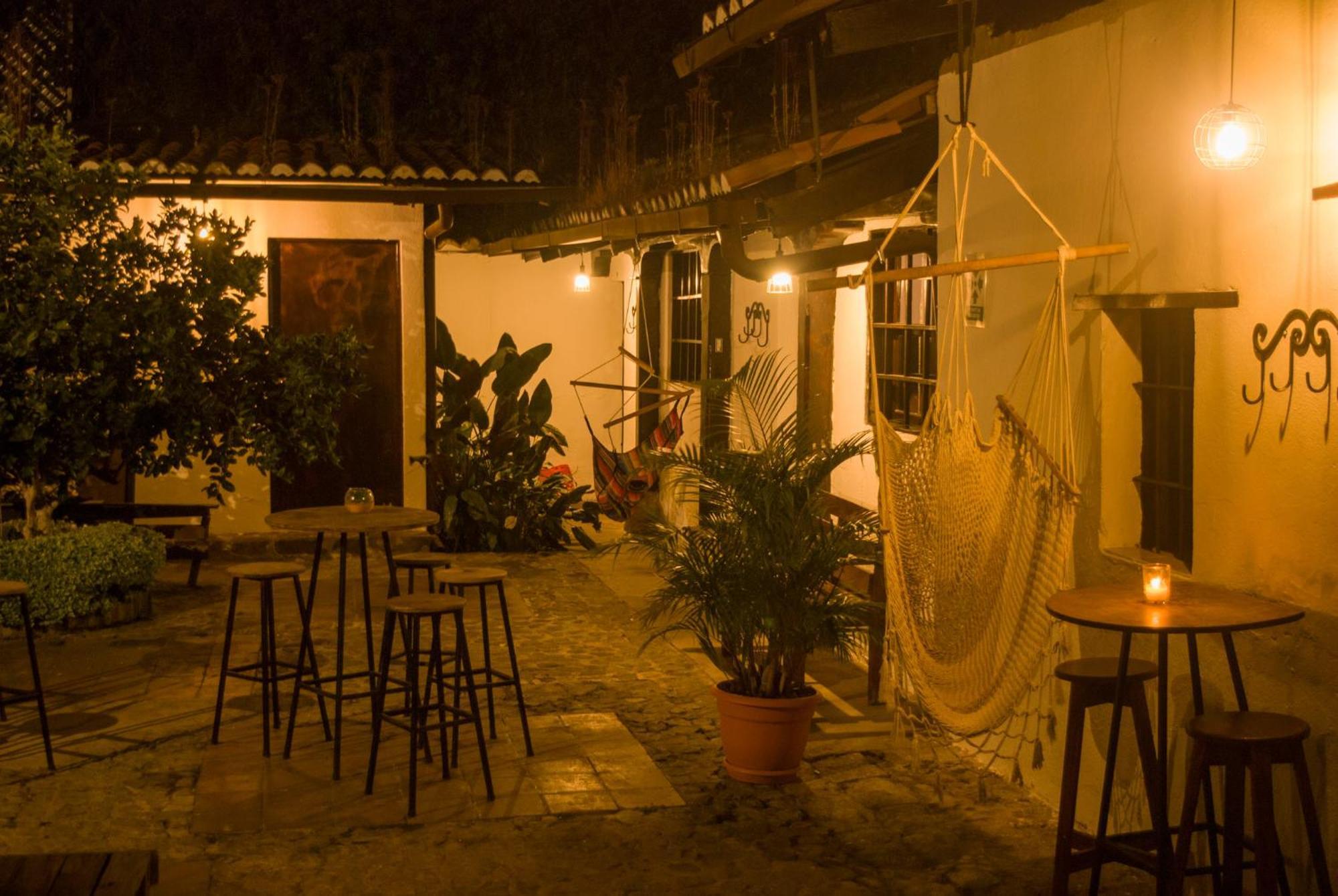 Tzunun Hostel Antigua Ngoại thất bức ảnh